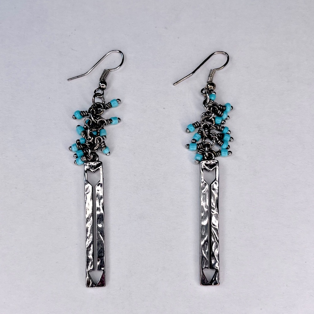 ***💲BOGO 💲*** turquoise bead, and arrow earrings